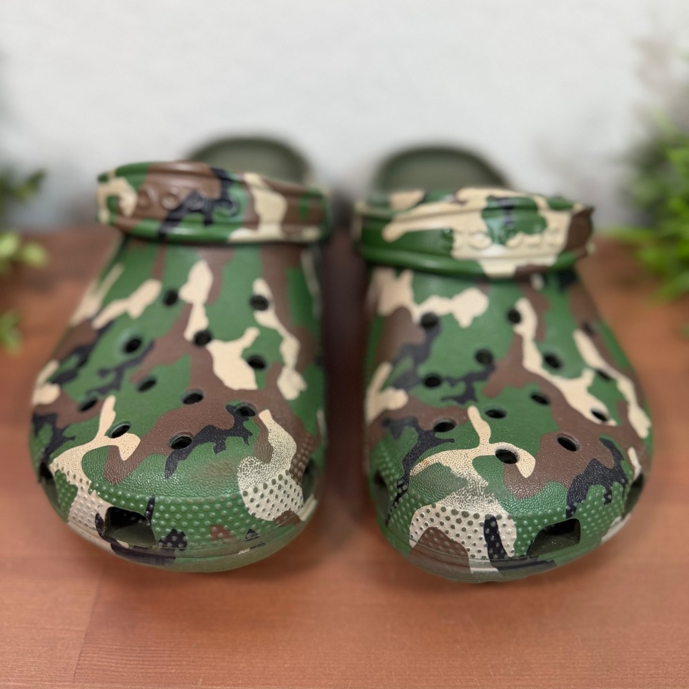 Crocs Unisex Classic Camo Green Woodland ClogS Size M4/W6 - Picture 3 of 7